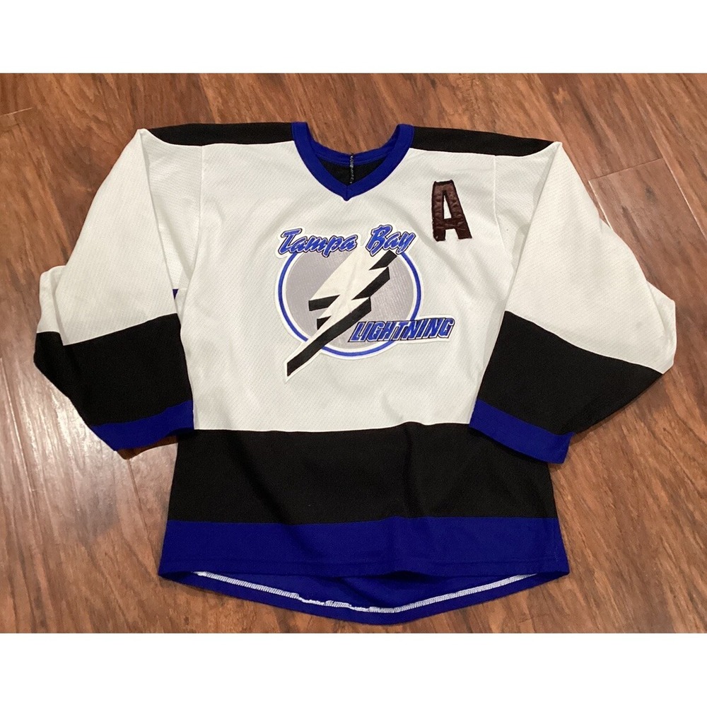 CCM air knit Tampa Bay Lighting‎ NHL hockey jersey size S #19 W/A Front